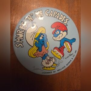 Vintage 1983 Smurfs 'N' Ice Capades Button Pin- Licensed by Wallace Berrie & Co